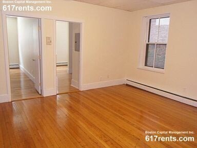 3 beds, 1 bath, 620 sqft, $3,700, Unit 2