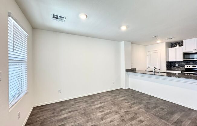 1140 Scarlet Sparrow St / Cozy Newly Build 3 Bed & 2-1/2 Bath Townhome