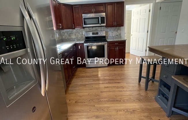 4 Williamsburgh Ln