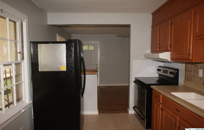 2 beds, 1 bath, $1,350