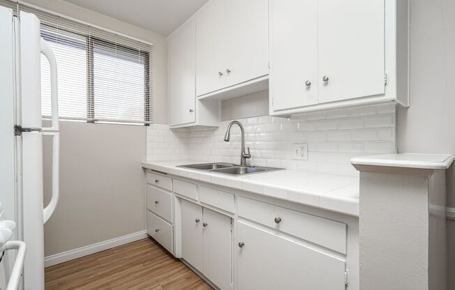 1 bed, 1 bath, $2,395, Unit 19