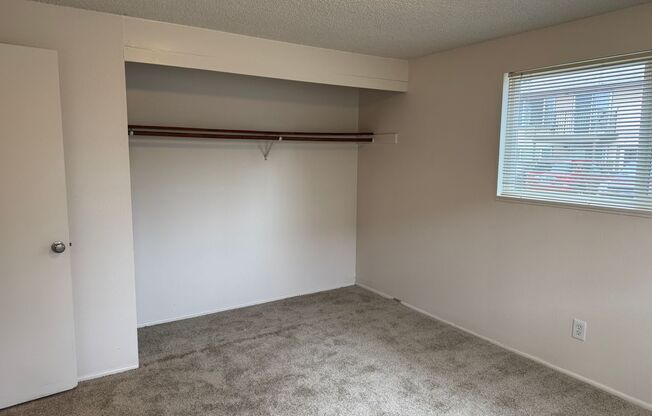 2 beds, 1 bath, 1,000 sqft, $1,350, Unit 31
