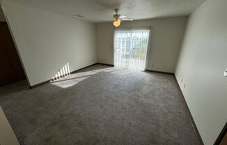 2 beds, 1 bath, $895, Unit 1012