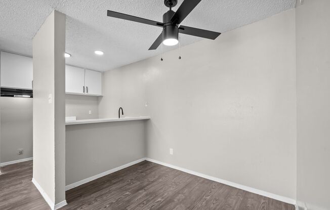 1 bed, 1 bath, 538 sqft, $1,195, Unit 13