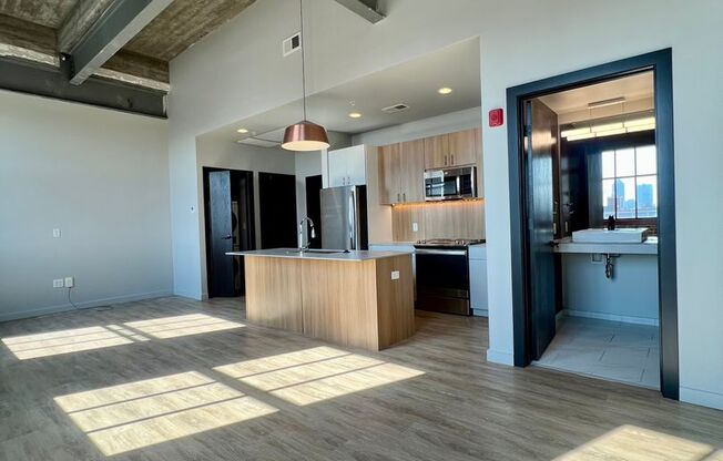 1 bed, 1 bath, 750 sqft, $1,375, Unit 603