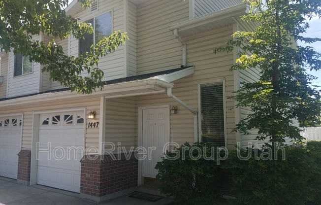 1447 W MAYAPPLE WAY
