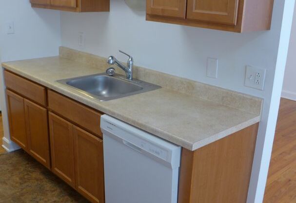 1 bed, 1 bath, 650 sqft, $1,550, Unit 4B