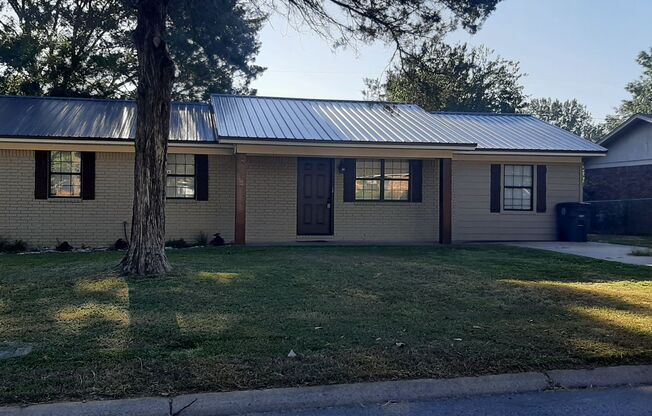 4/2 Home for Lease @ 112 N Sawmill, Searcy ($1685)