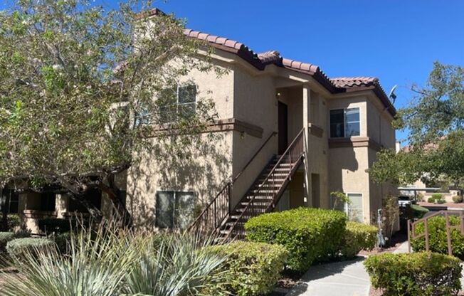 GREAT GATED COMMUNITY 2 BEDROOM -2 BATH -LOCATED CENTRALLY!!!