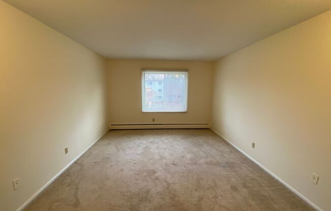1 bed, 1 bath, 812 sqft, $1,250, Unit 201-206