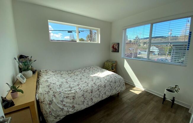 Keep $500! Modern Townhouse in South Park!