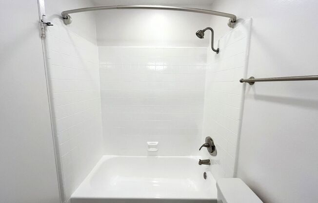 1 bed, 1 bath, 700 sqft, $1,698, Unit 11