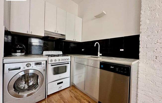 410 W 36 ST