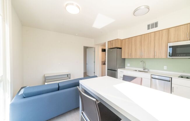 Studio, 1 bath, $950, Unit 611 Room 1 Bed B - B