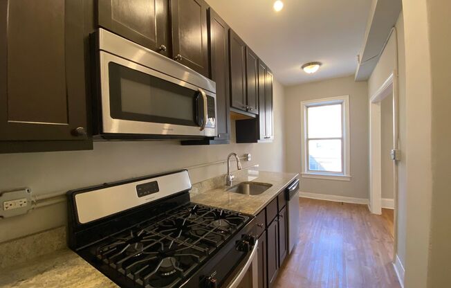 Studio, 1 bath, 450 sqft, $1,425, Unit 331