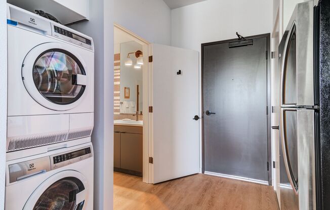 1 bed, 1 bath, 563 sqft, $1,549, Unit 211