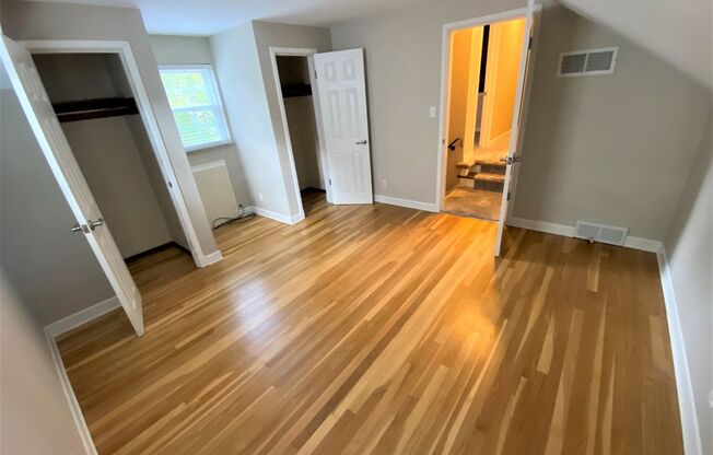 4 beds, 2.5 baths, $4,199