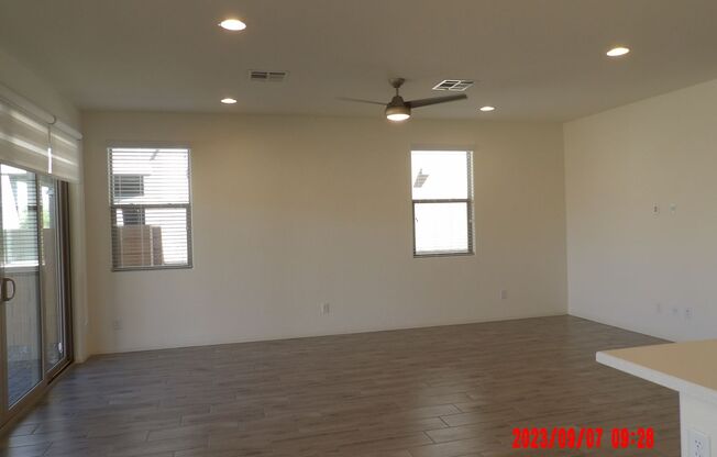 Beautiful & Upgraded 3 bedrooms plus a loft