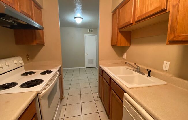 1 bed, 1 bath, $695