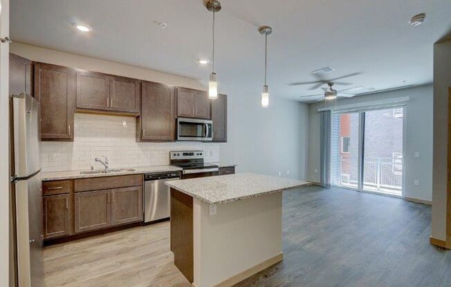 1 bed, 1 bath, 592 sqft, $1,800, Unit 217