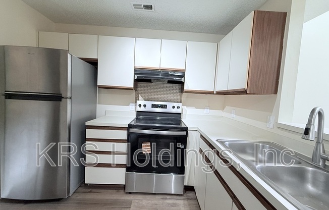 4921 HOLLENDEN