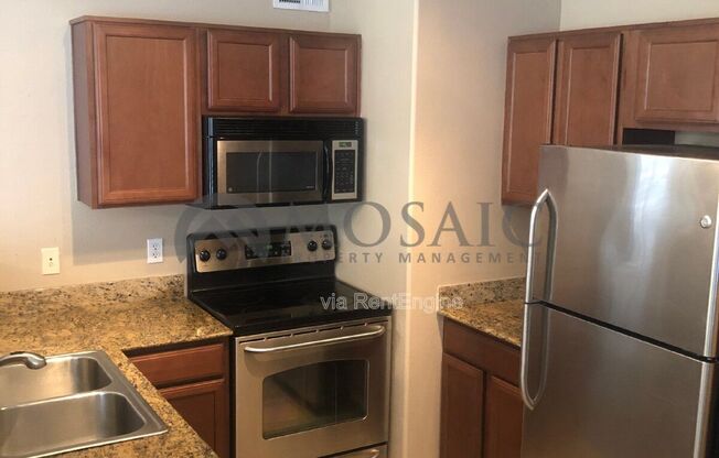 2 beds, 2 baths, 1,083 sqft, $1,475, Unit Unit 1041