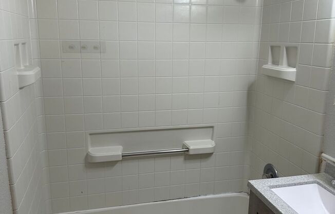 1 bed, 1 bath, 560 sqft, $1,195, Unit 306