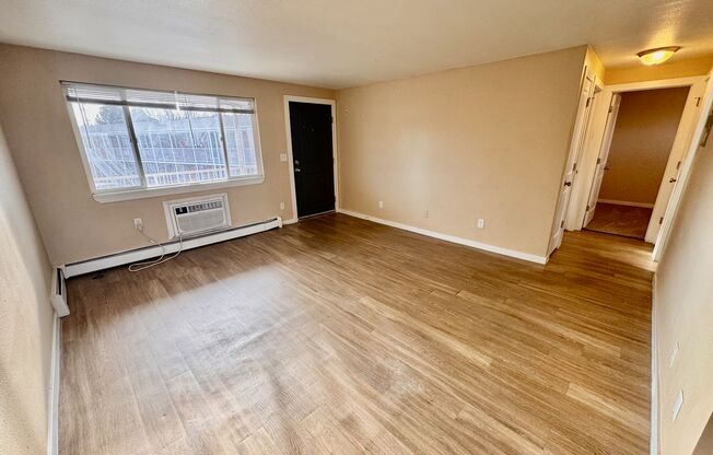 2 beds, 1 bath, 750 sqft, $1,250, Unit 27