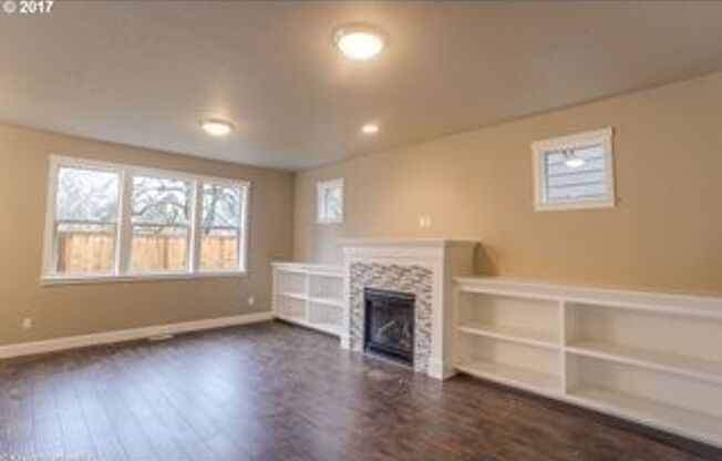 4 Bedroom Home w/ Office! Built in 2017!