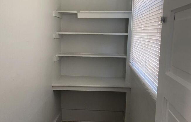 Cute 2 bedroom 1 bath