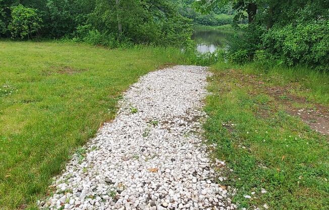 2 beds, 1 bath, 856 sqft, $1,269, Unit PL   7605