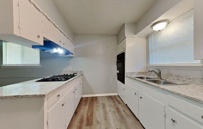 1525 GARDENSIDE DR