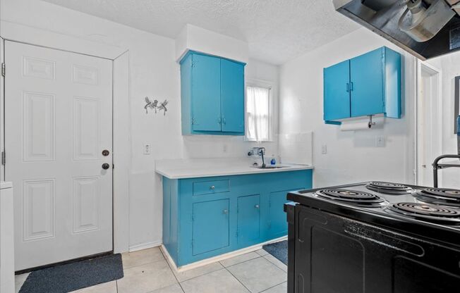 2 beds, 1 bath, $1,500