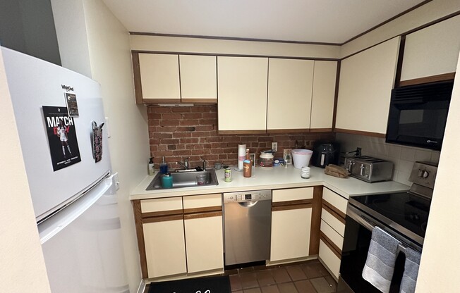 78 Gainsborough St 106