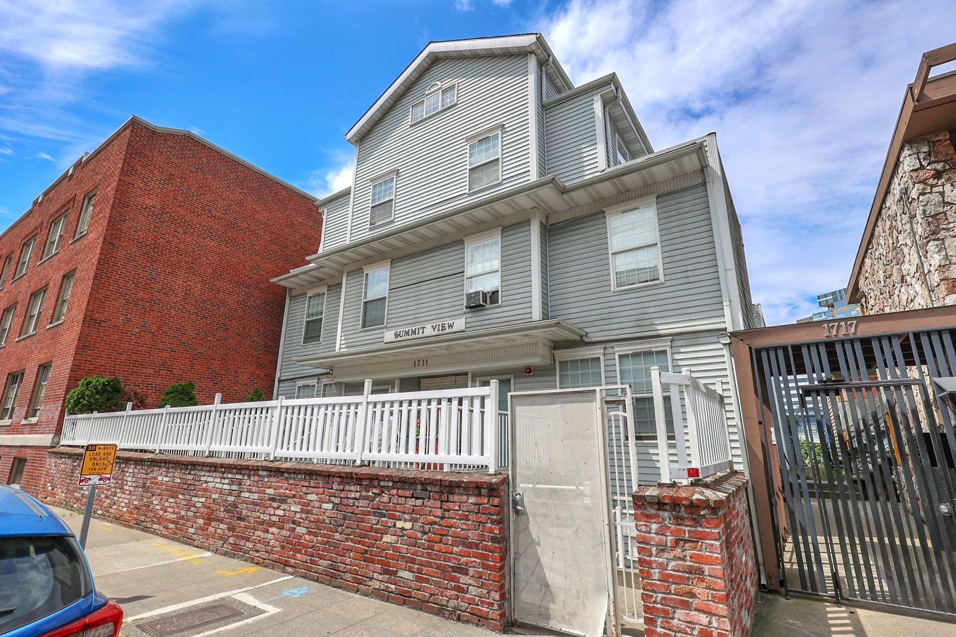 Summit View Apartments (120)