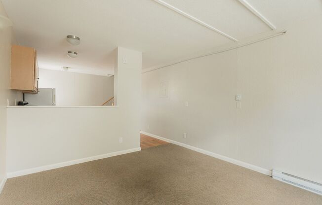 2 beds, 1 bath, 690 sqft, $2,800, Unit 210