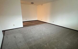 2 beds, 1 bath, $1,125, Unit 646 Unit 103