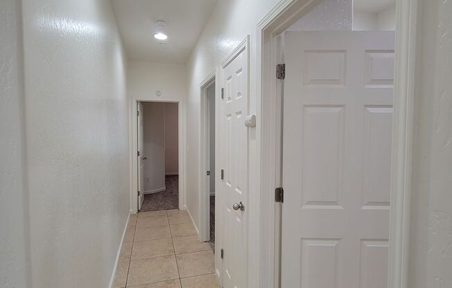 4 bedroom 2 bathroom in NW Visalia!