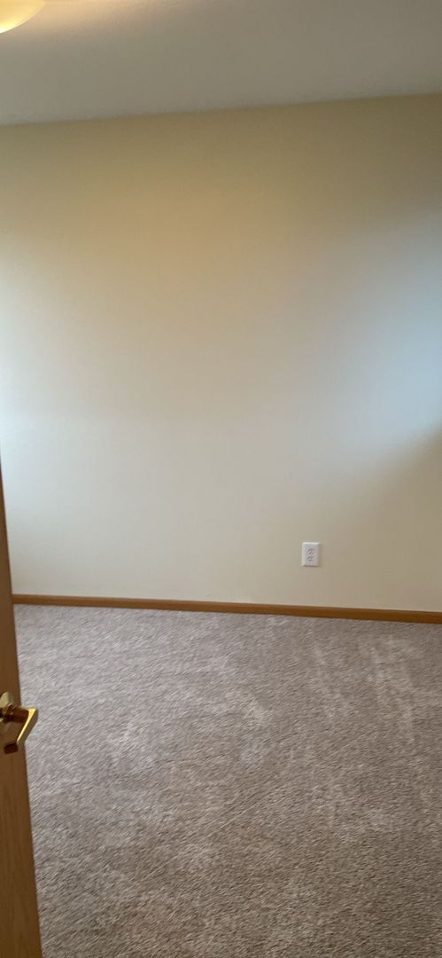 3 beds, 1.5 baths, 1,084 sqft, $2,000, Unit 29