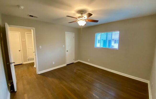 2 beds, 1 bath, 850 sqft, $1,445, Unit 497-D07