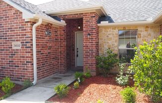 4 beds, 3 baths, $2,500