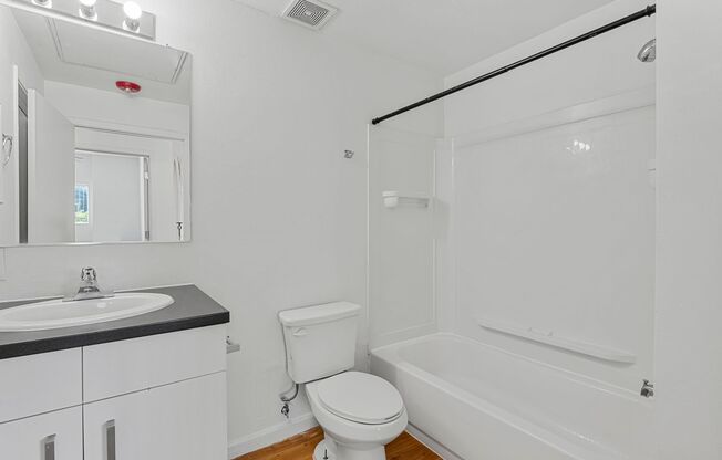2 beds, 2 baths, 480 sqft, $680, Unit 111 - 111 A
