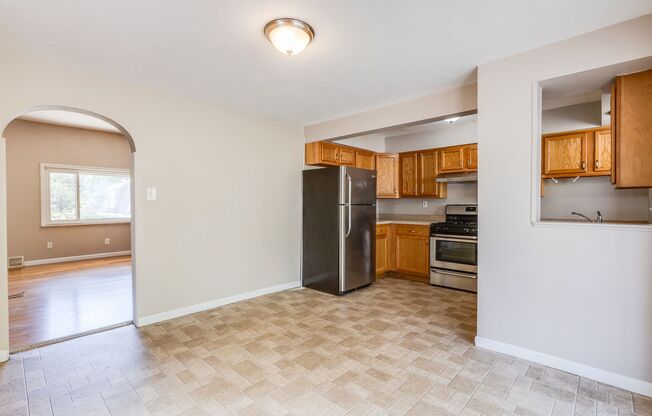 3 beds, 1 bath, $1,525, Unit Mt Washington