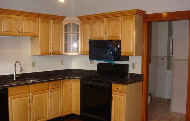 11 PLEASANT ST