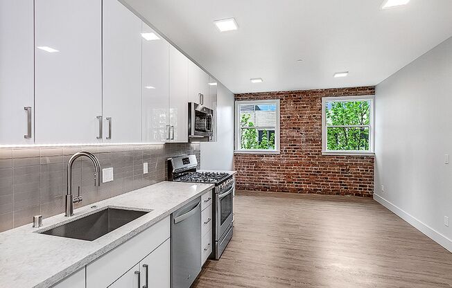 Studio, 1 bath, 356 sqft, $1,250, Unit 504