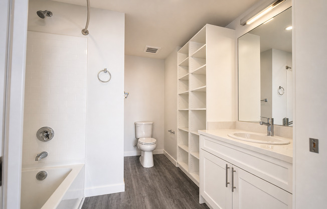 2 beds, 2 baths, 930 sqft, $5,404, Unit 803