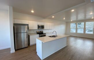 Newly Built 3 Bd/2.5 Ba Town Home in Eagle Mountain