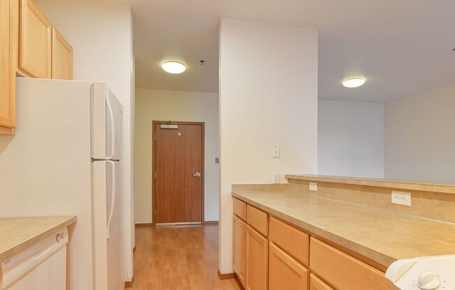 1 bed, 1 bath, $1,400, Unit 105