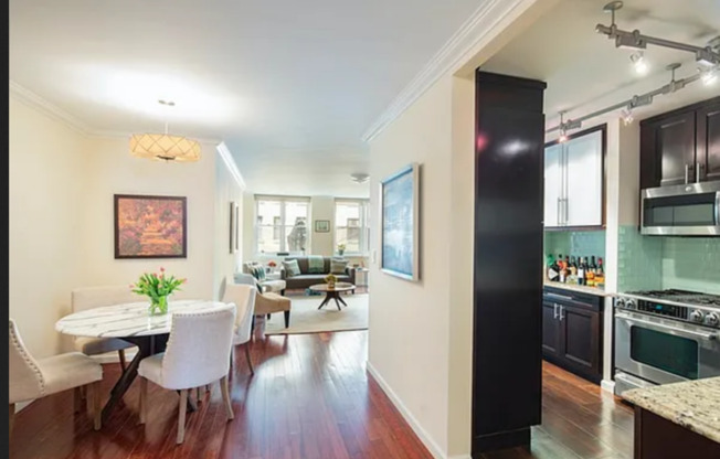 255 W 85 ST