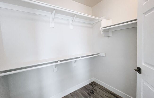1 bed, 1 bath, 658 sqft, $1,300, Unit Unit 11